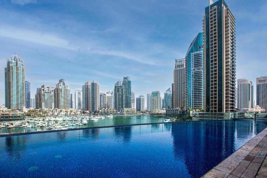 LUXURY ICONIC CAYAN TOWER - FREE 5 STAR BEACH RESORTS ACCESS! ≡ Dubai ...